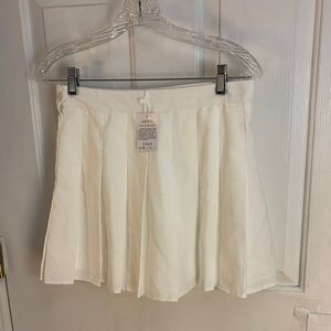 NWT White Pleated lined Mini Skirt